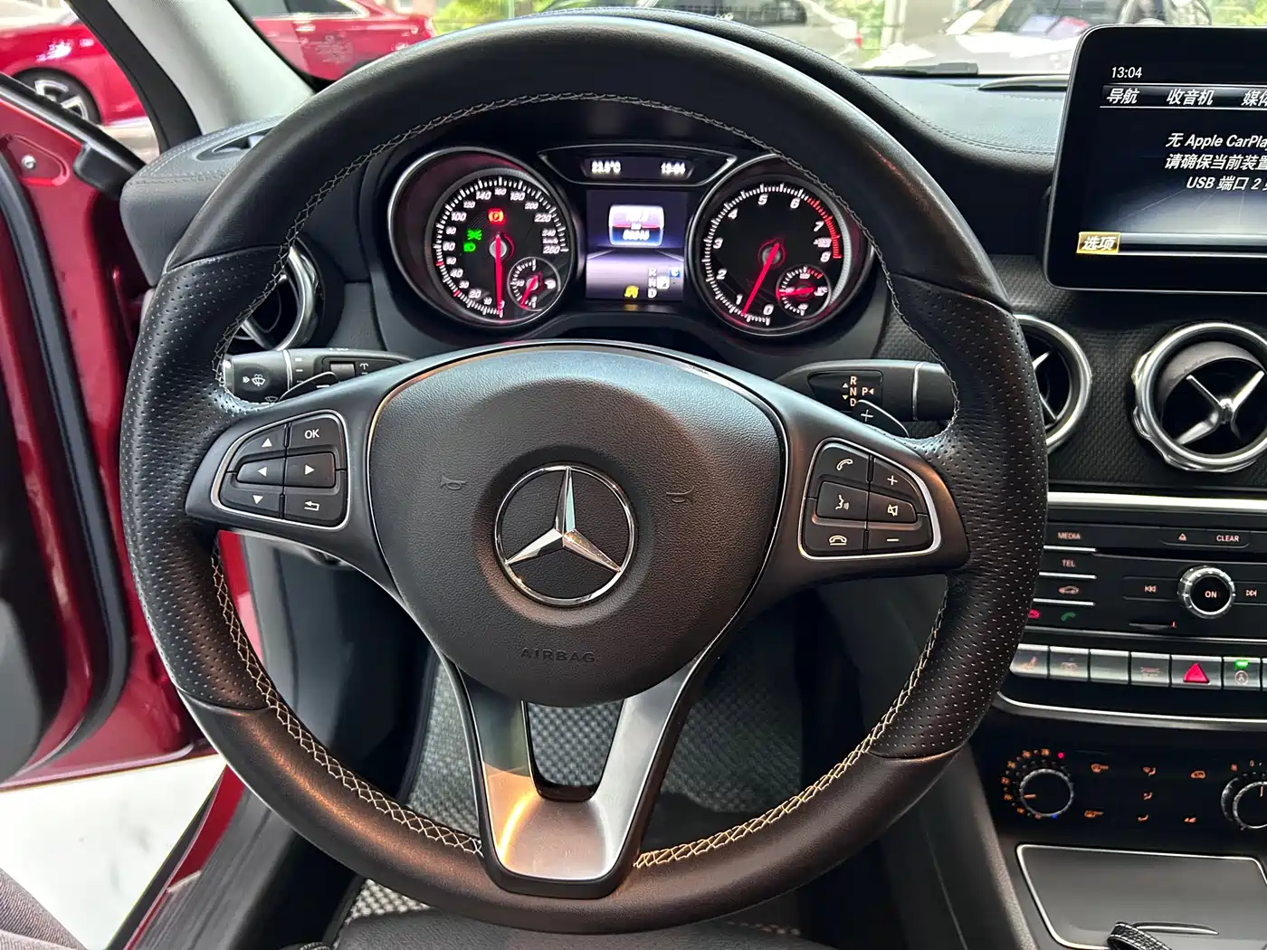 Mercedes-Benz GLA 2018 GLA 220 4MATIC Sport фото 15