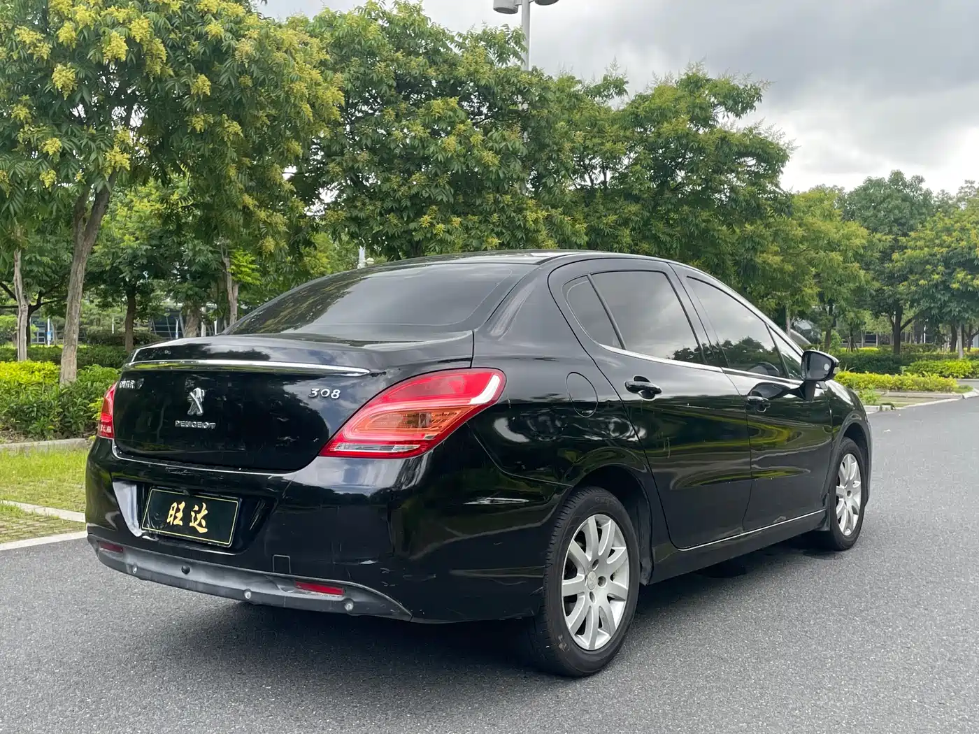 Peugeot 308 2014 Model Joy Edition Classic 1.6L Automatic Trend Style фото 7