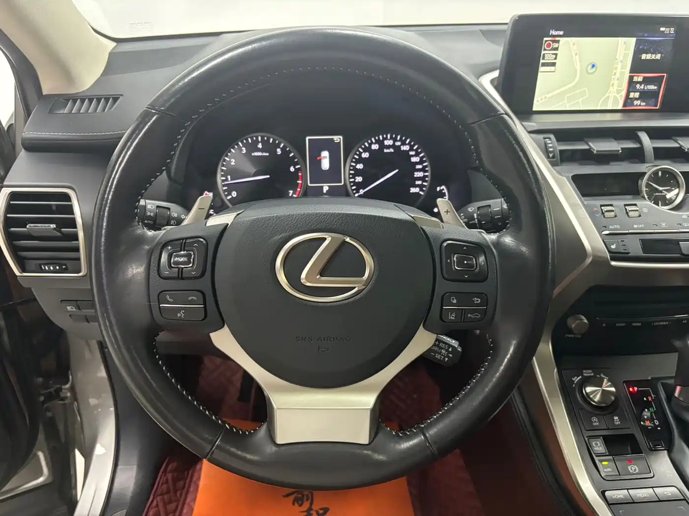 Фото 14 - Lexus NX