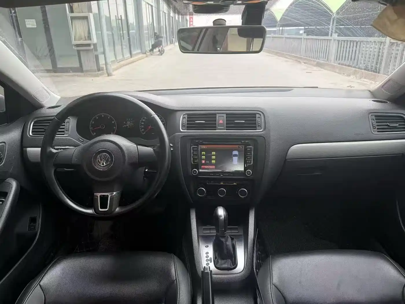 Volkswagen Sagitar 2014 Facelift 1.6L Automatic Comfort фото 8