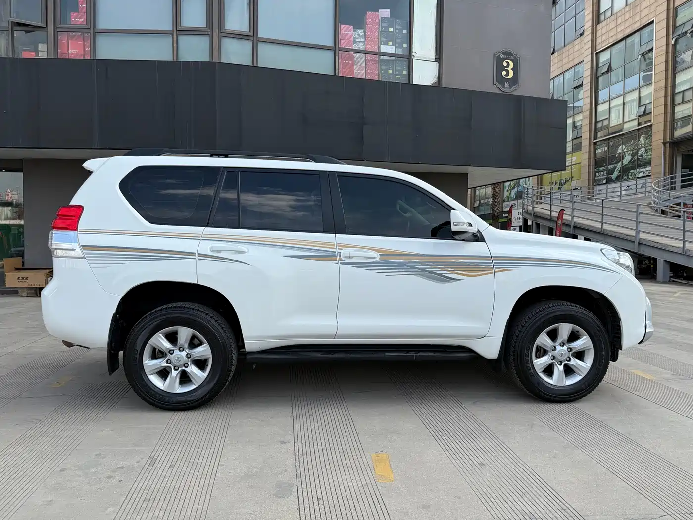 Toyota Prado (Import) 2010 2.7L Automatic Standard фото 6