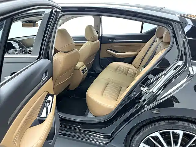 NISSAN TEANA