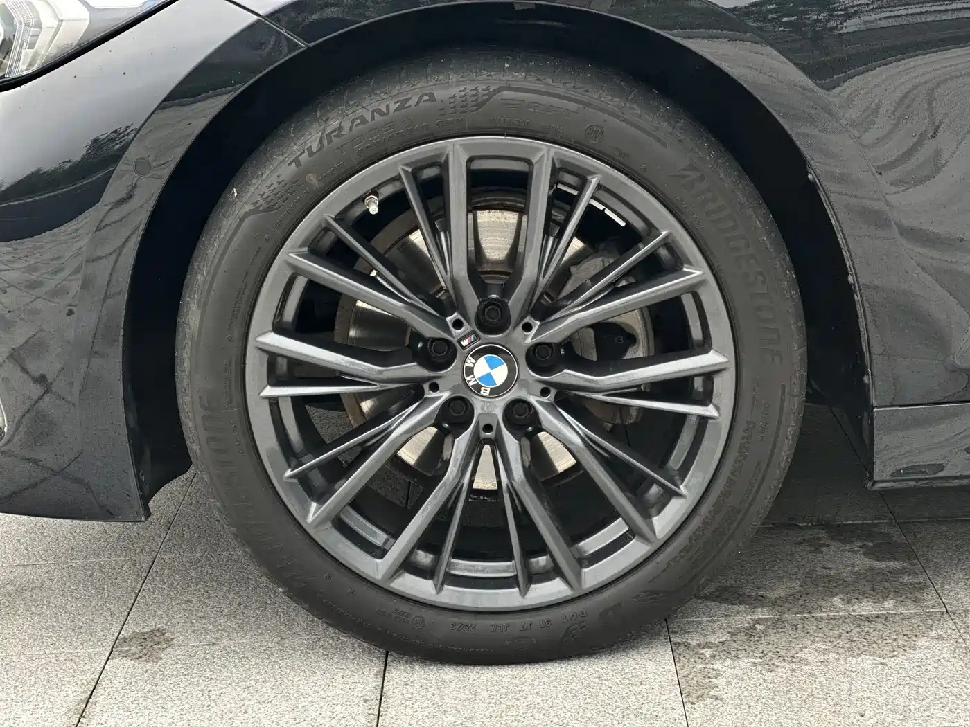 BMW 3 Series 2023 325Li M Sport Black Night Package фото 9