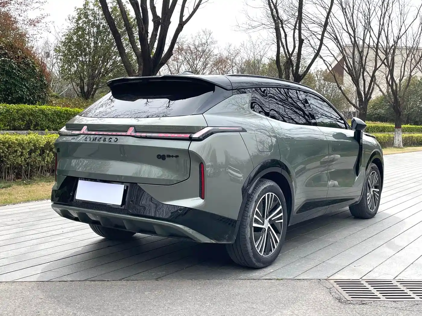 Lynk & Co 08 EM-P 2023 220km 4WD Performance Halo фото 10