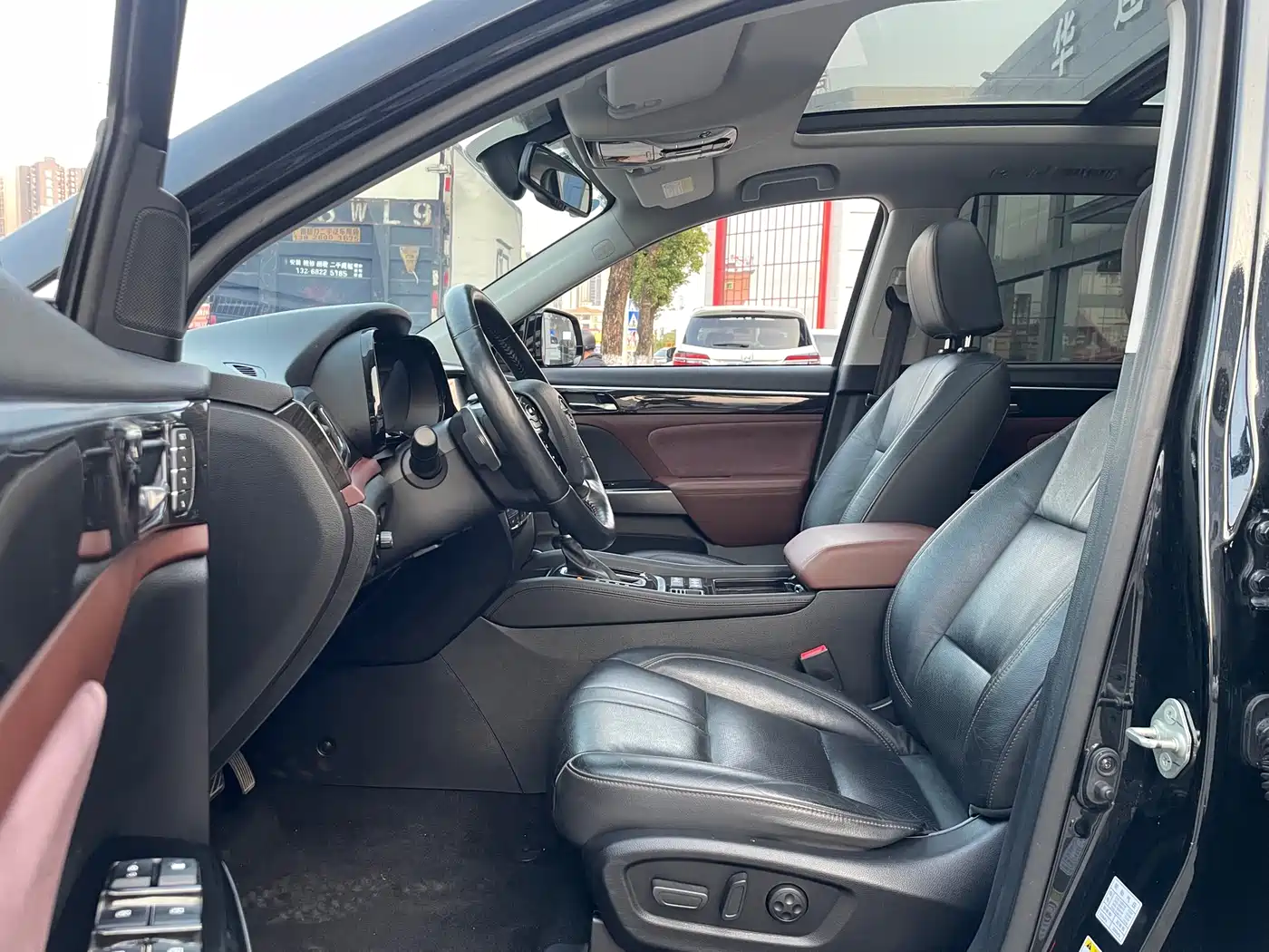 GAC Trumpchi Trumpchi GS8 2017 320T 2WD Luxury Smart Connect (7-seater) фото 4