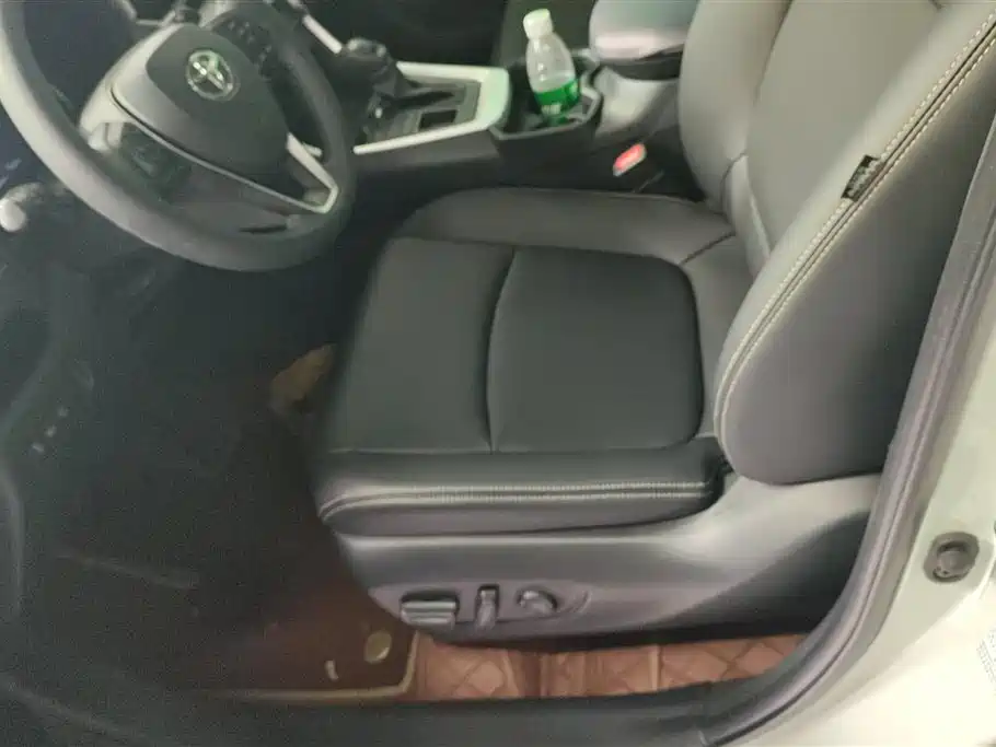 Toyota RAV4 Rongfang 2020 2.0L CVT AWD Trend Edition фото 9