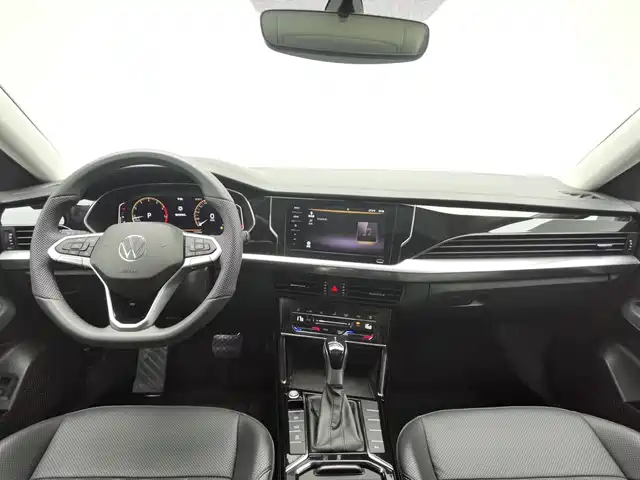 Volkswagen Passat 2025 Outstanding 380TSI Starlight Dragon Soaring Edition — фото 5