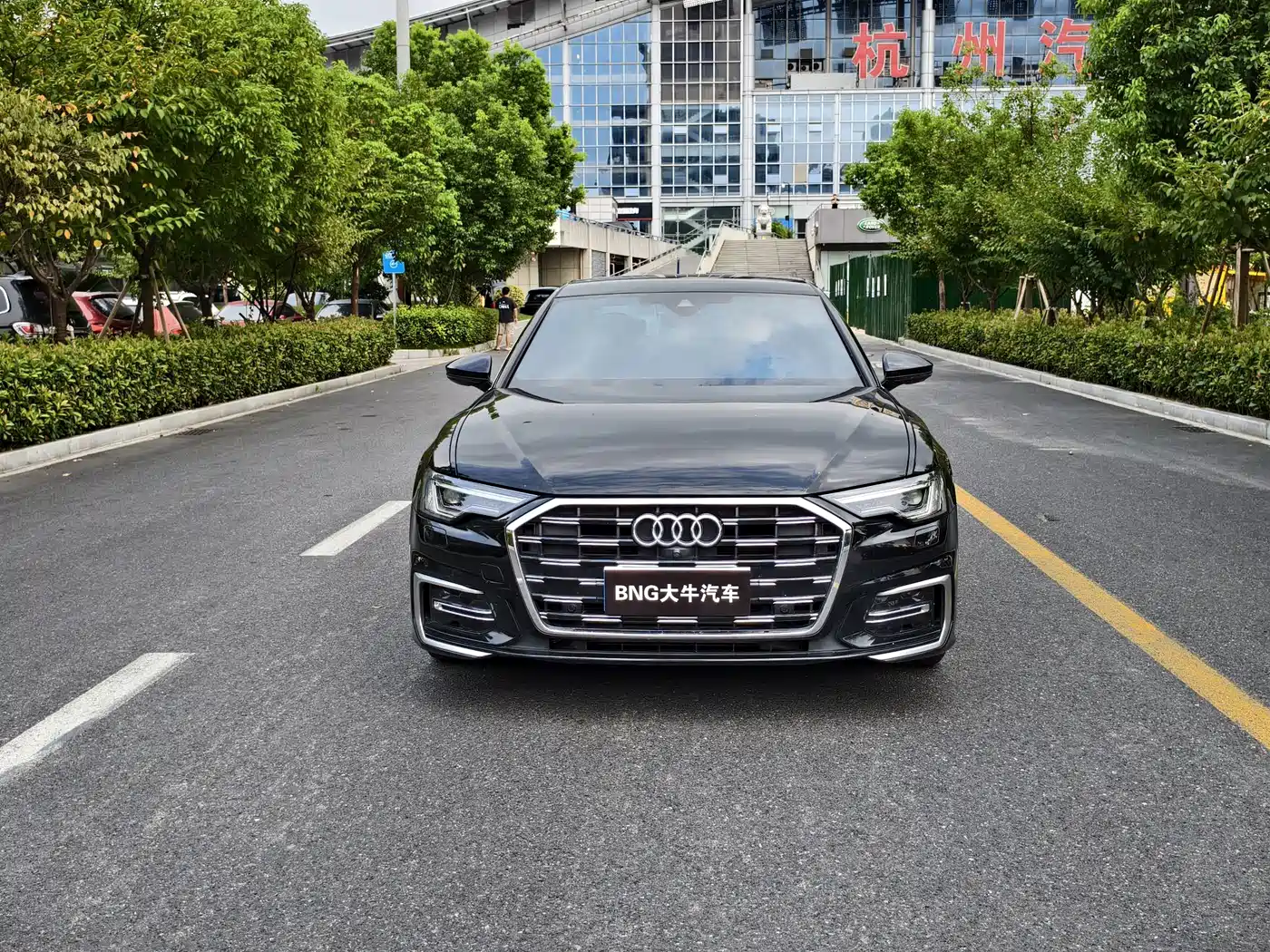 Фото 2 - Audi A6L