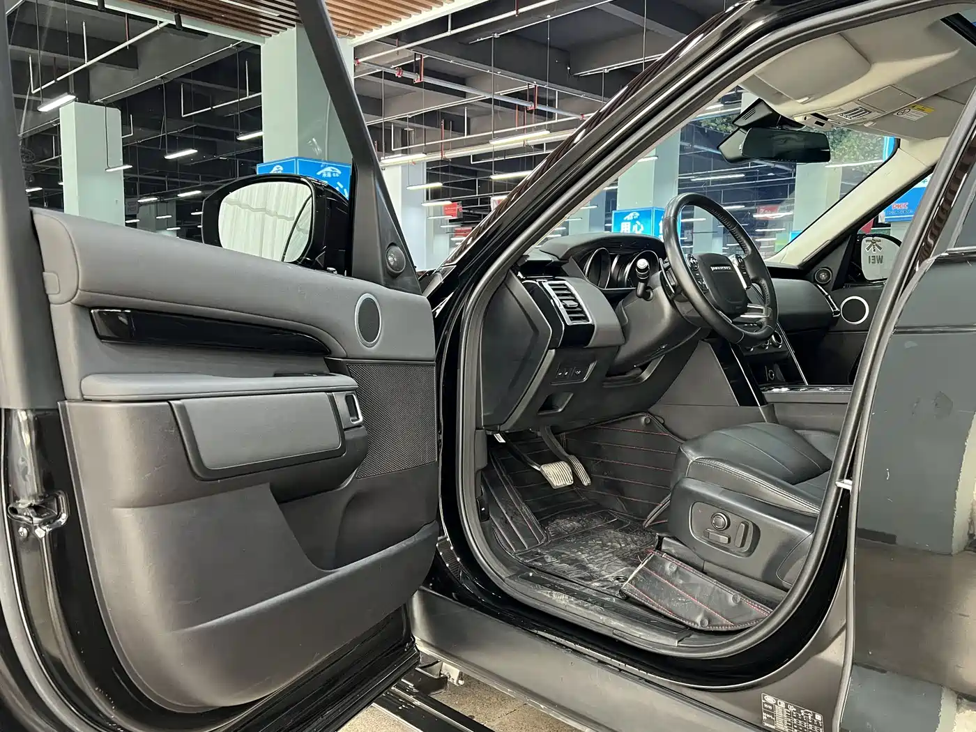 Land Rover Discovery 2018 2.0T Special Edition фото 4
