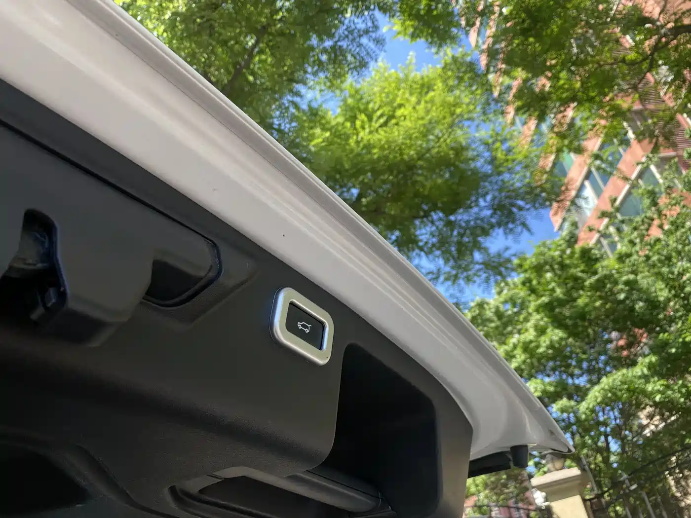 Land Rover Discovery Sport 2018 240PS SE Edition фото 9