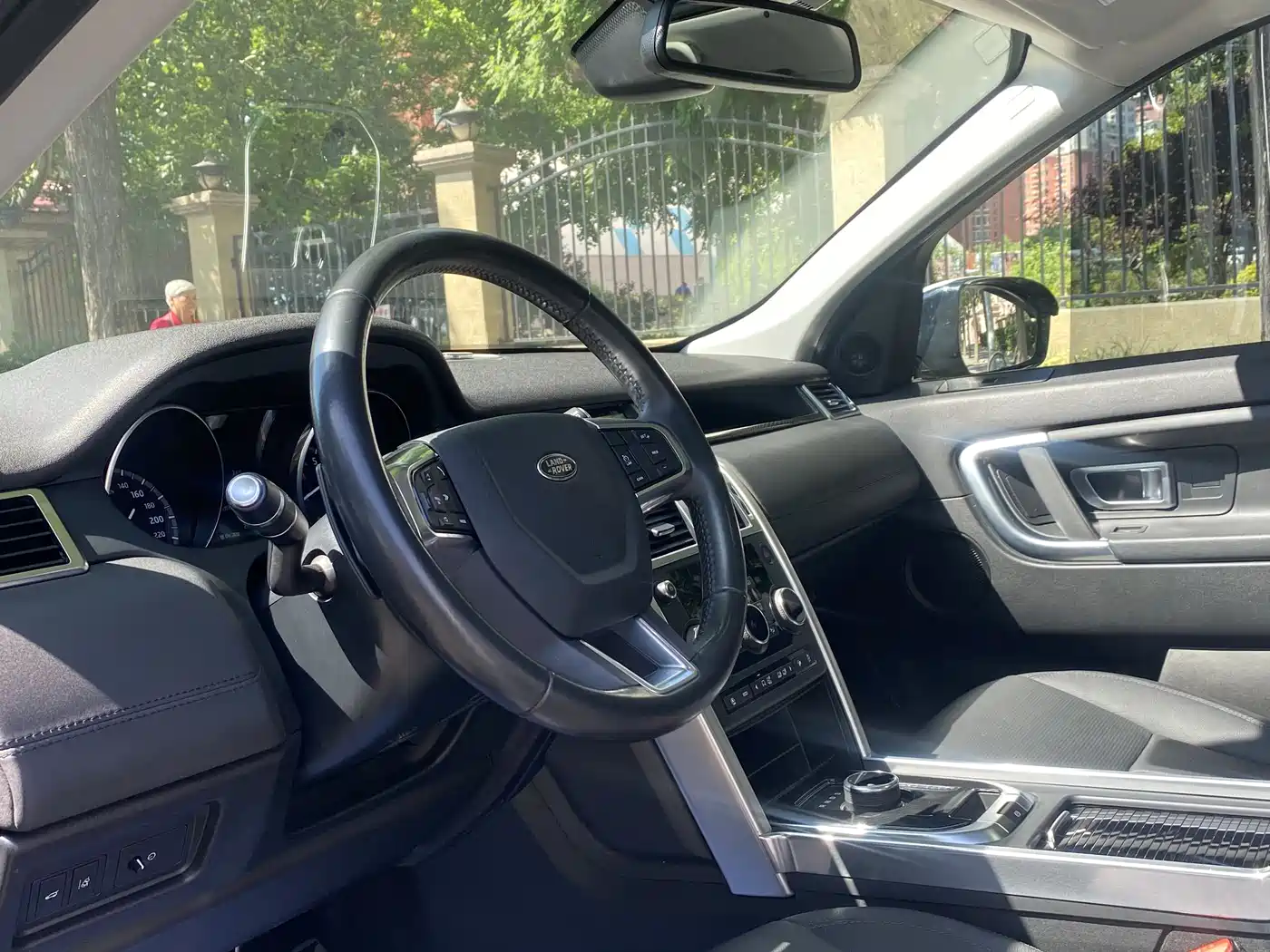 Land Rover Discovery Sport 2018 240PS SE Edition фото 11