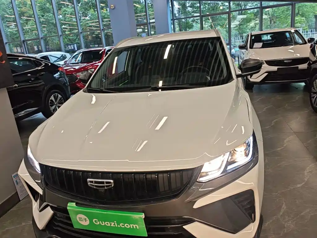 Фото 3 - Geely Coolray