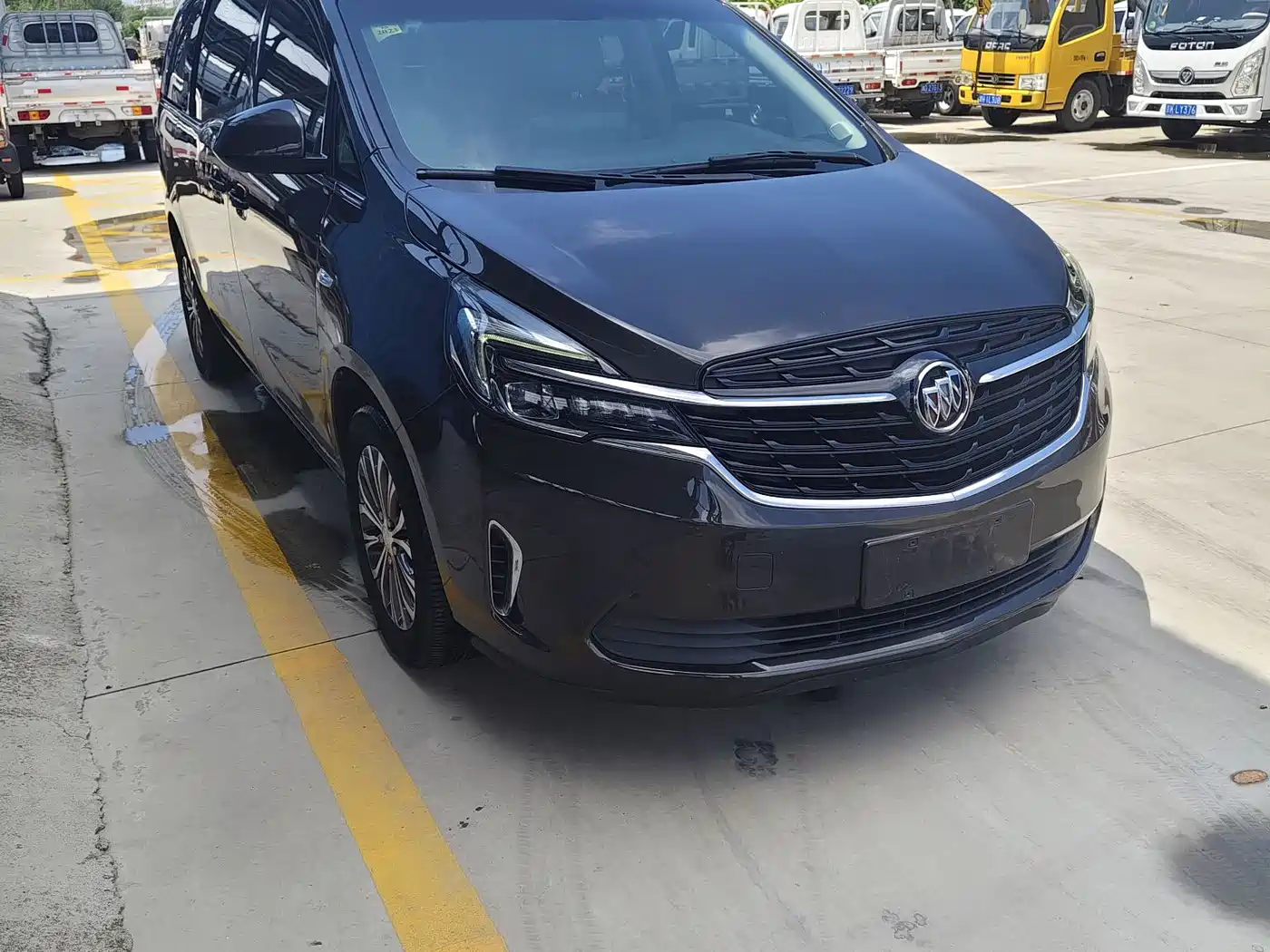 Фото 2 - Buick GL8