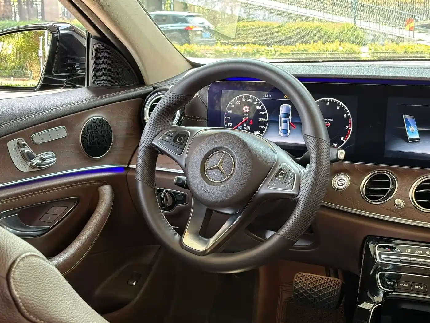 Mercedes-Benz E-Class 2017 E 300 L Luxury фото 4