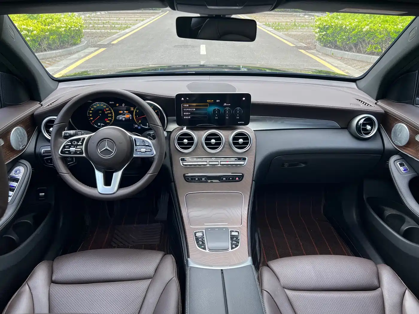 Mercedes-Benz GLC 2021 GLC 260 L 4MATIC Luxury фото 13