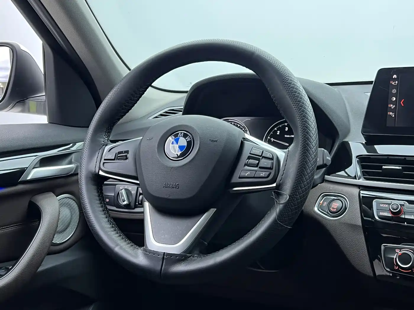 BMW X1 2022 sDrive20Li Fashion фото 19