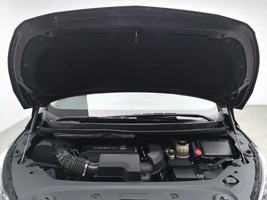 Photo 6 - Buick GL8