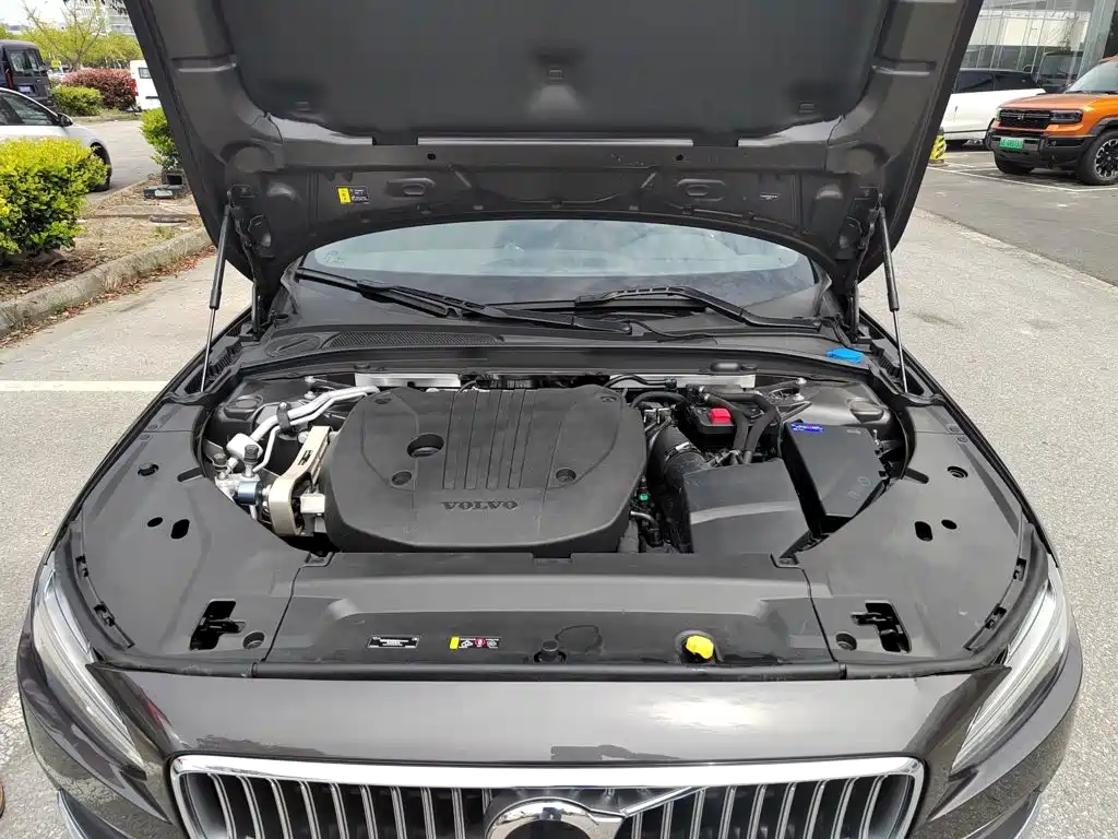 Volvo S90 2025 2025 B5 Zhiyuan Luxury Edition