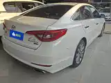 Photo 3 - Hyundai Sonata