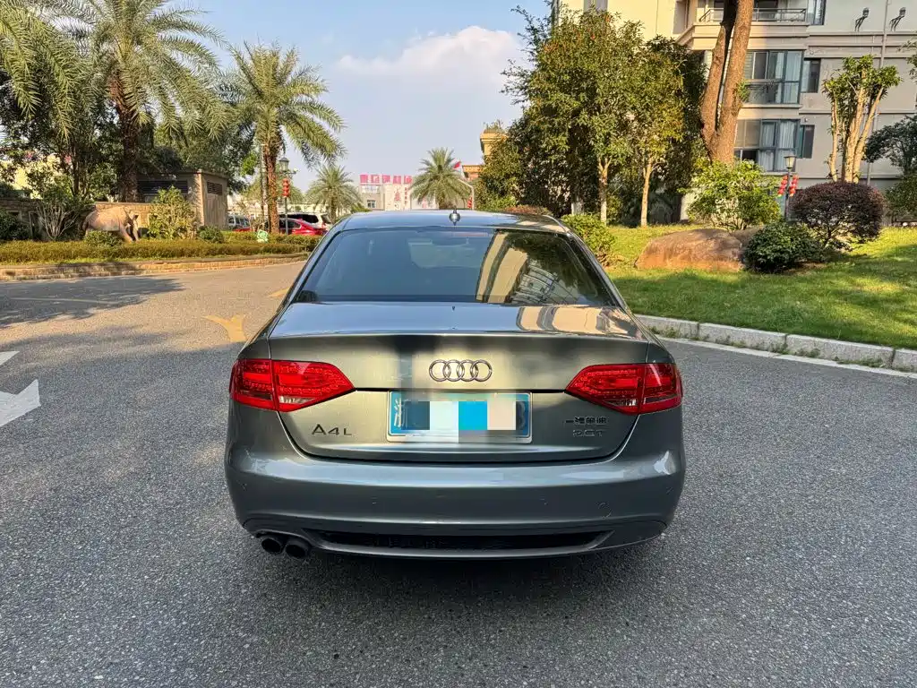 Фото 5 - Audi A4L