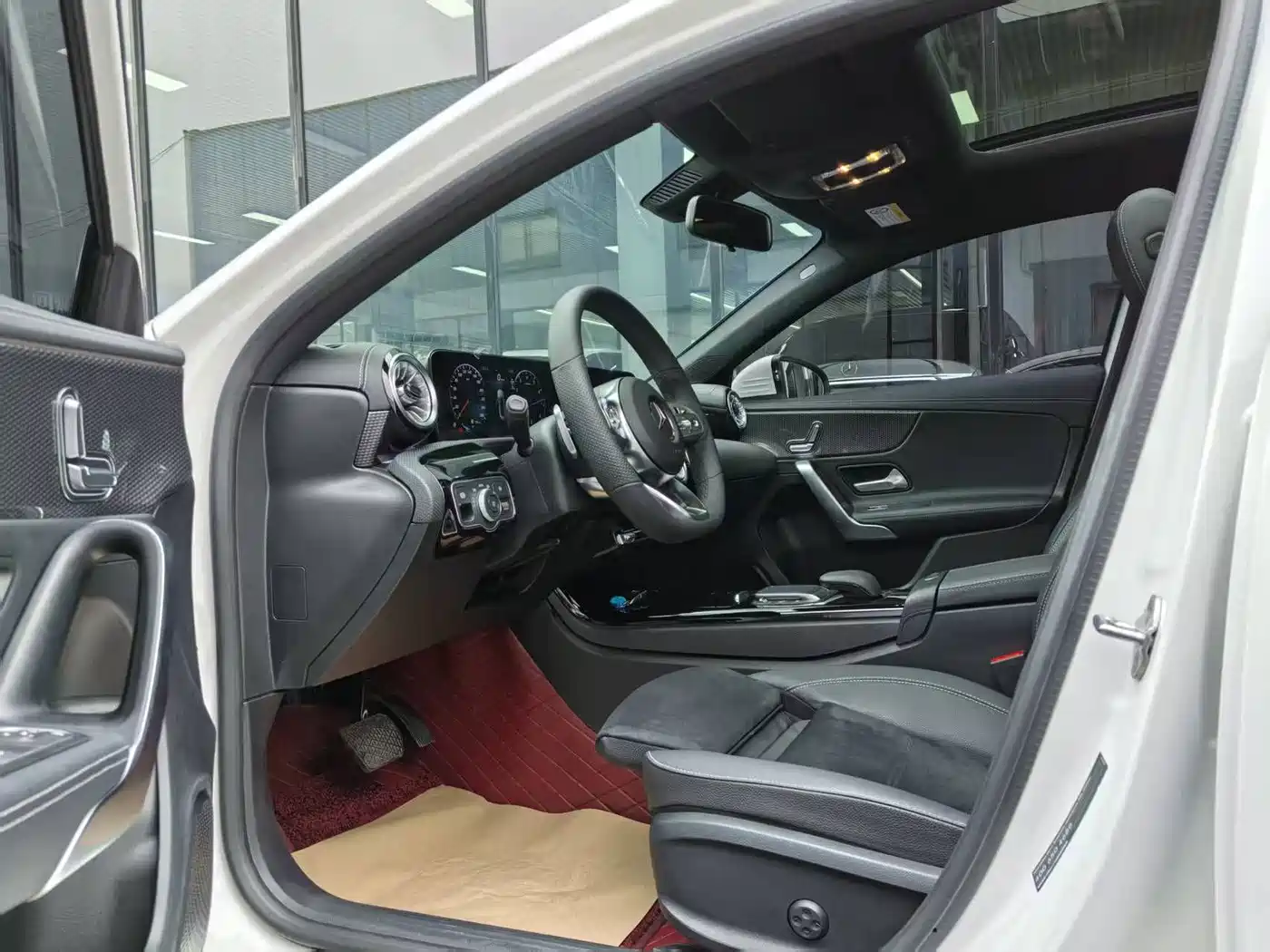 Mercedes-Benz A-Class 2023 A 200 L Fashion фото 4