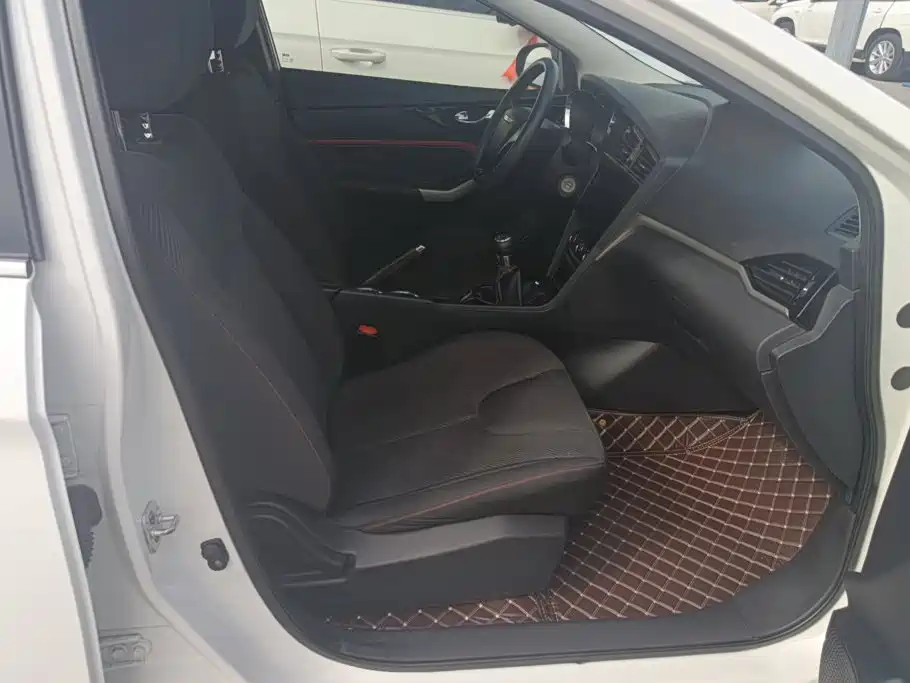 Venucia D60 2021 2019 100K Glory 1.6L XE Manual Chen Xiang Edition China VI