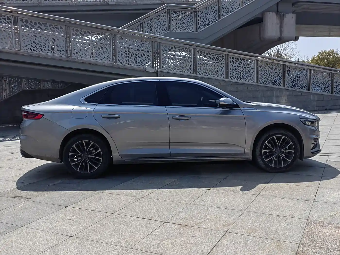 GEELY AUTOMOBILE XINGRUI