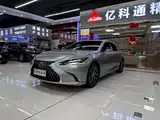 Фото 1 - Lexus ES