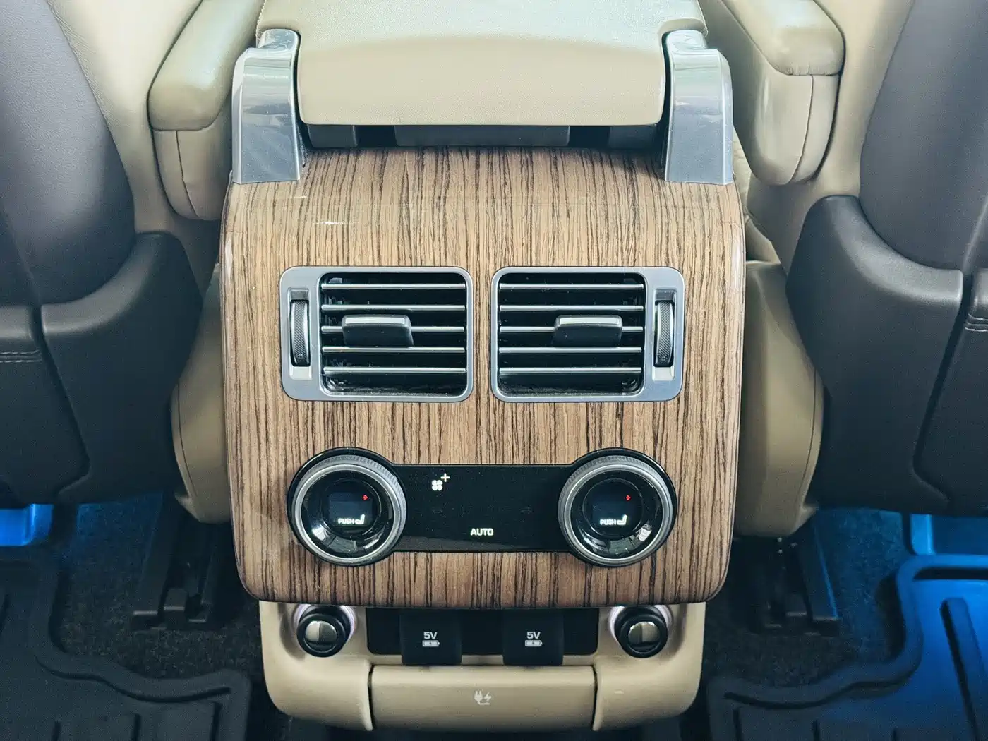 Land Rover Range Rover 2018 3.0 SC V6 Golden Age Edition фото 20
