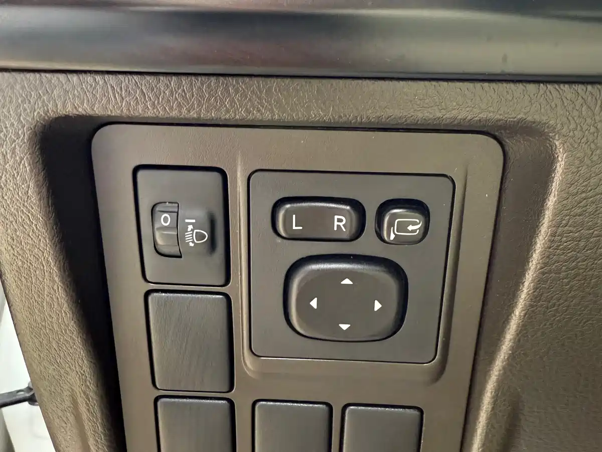Toyota Prado (Import) 2010 2.7L Automatic Standard фото 16