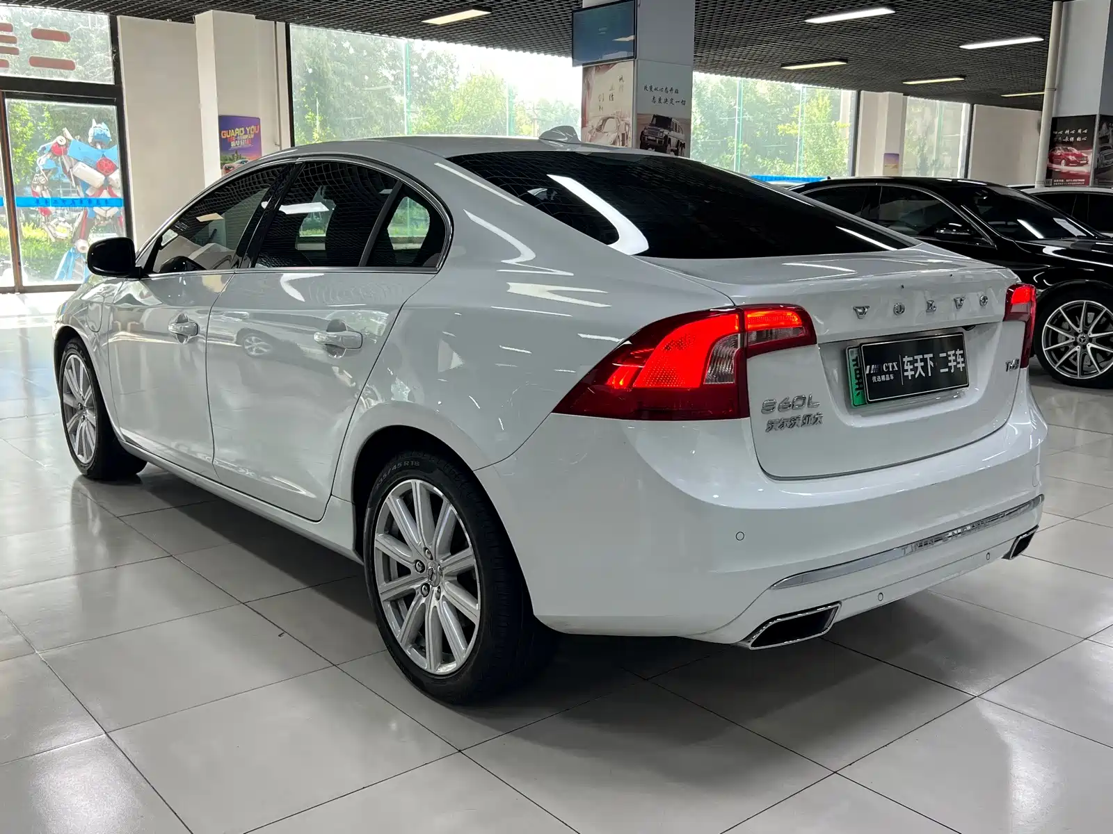 Фото 4 - Volvo S60 Plug-in Hybrid