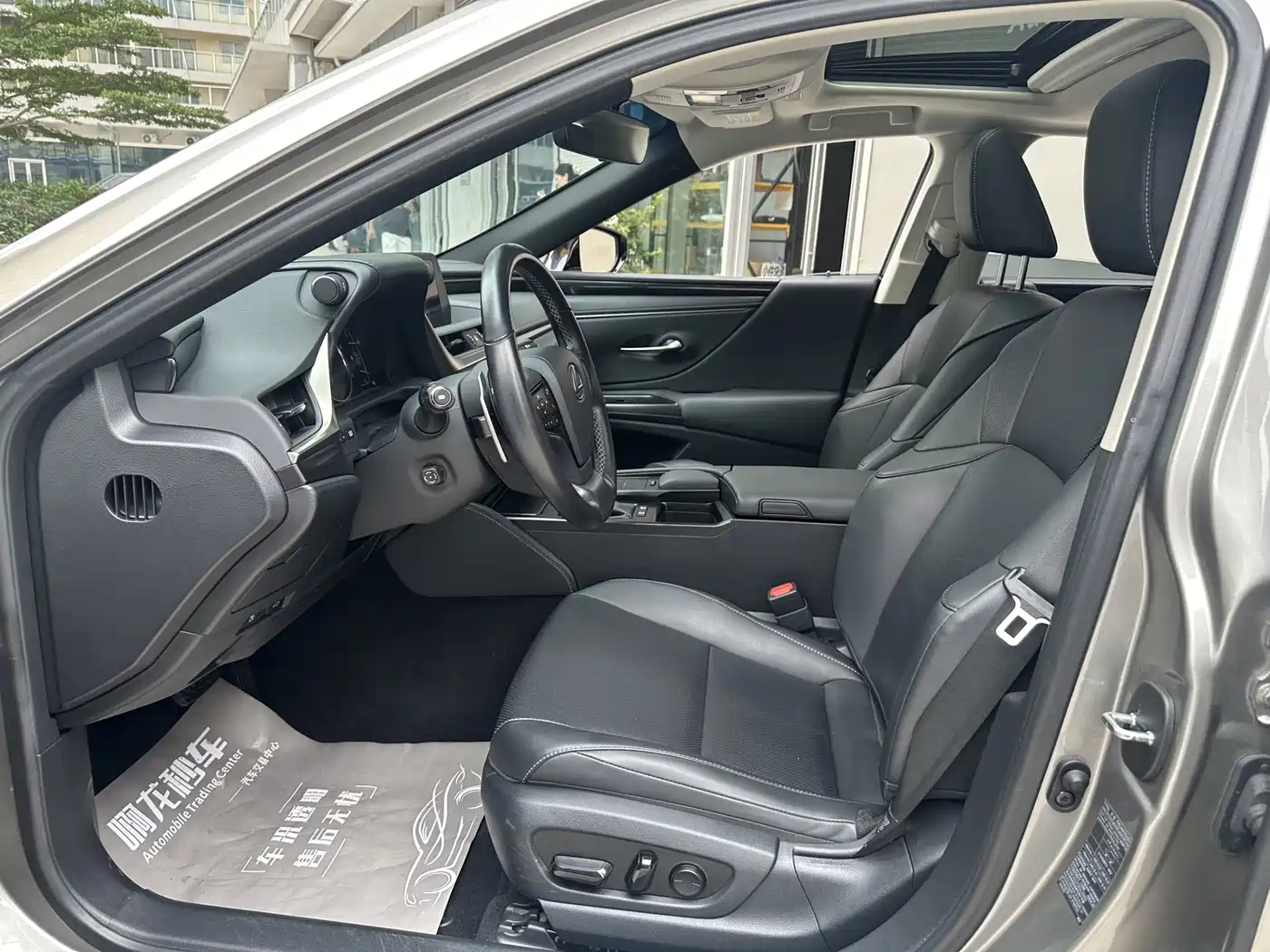Lexus ES 2020 Model 300h Excellence Edition фото 14
