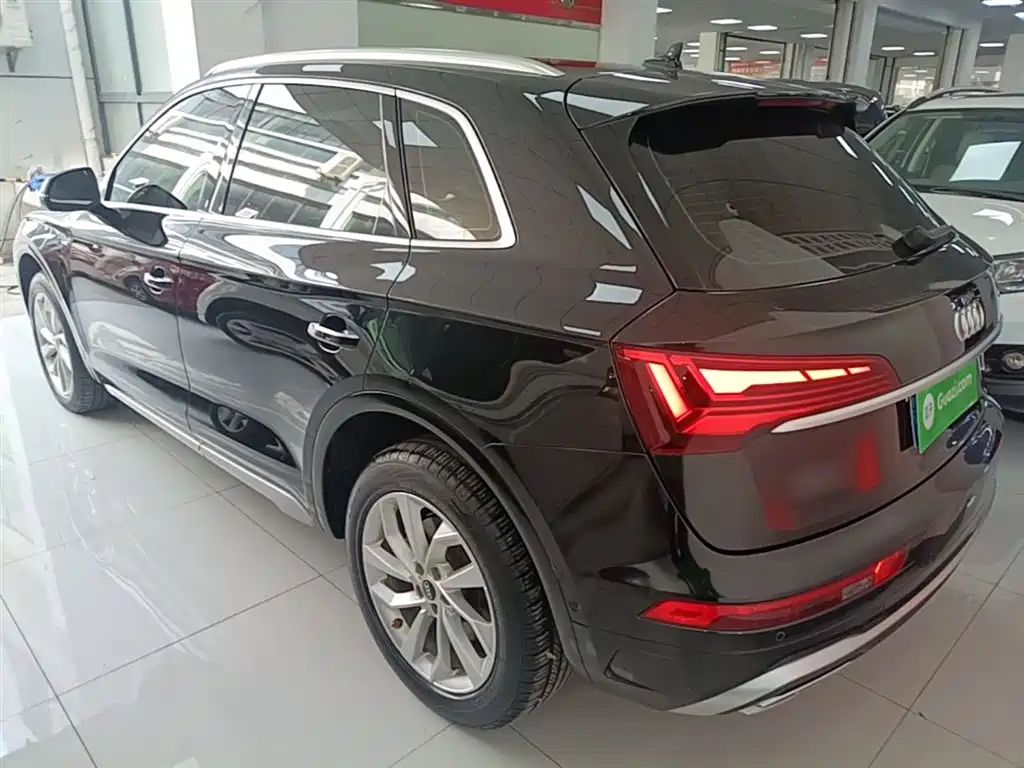 Audi Q5L 2022 40T Luxury Dynamic фото 5