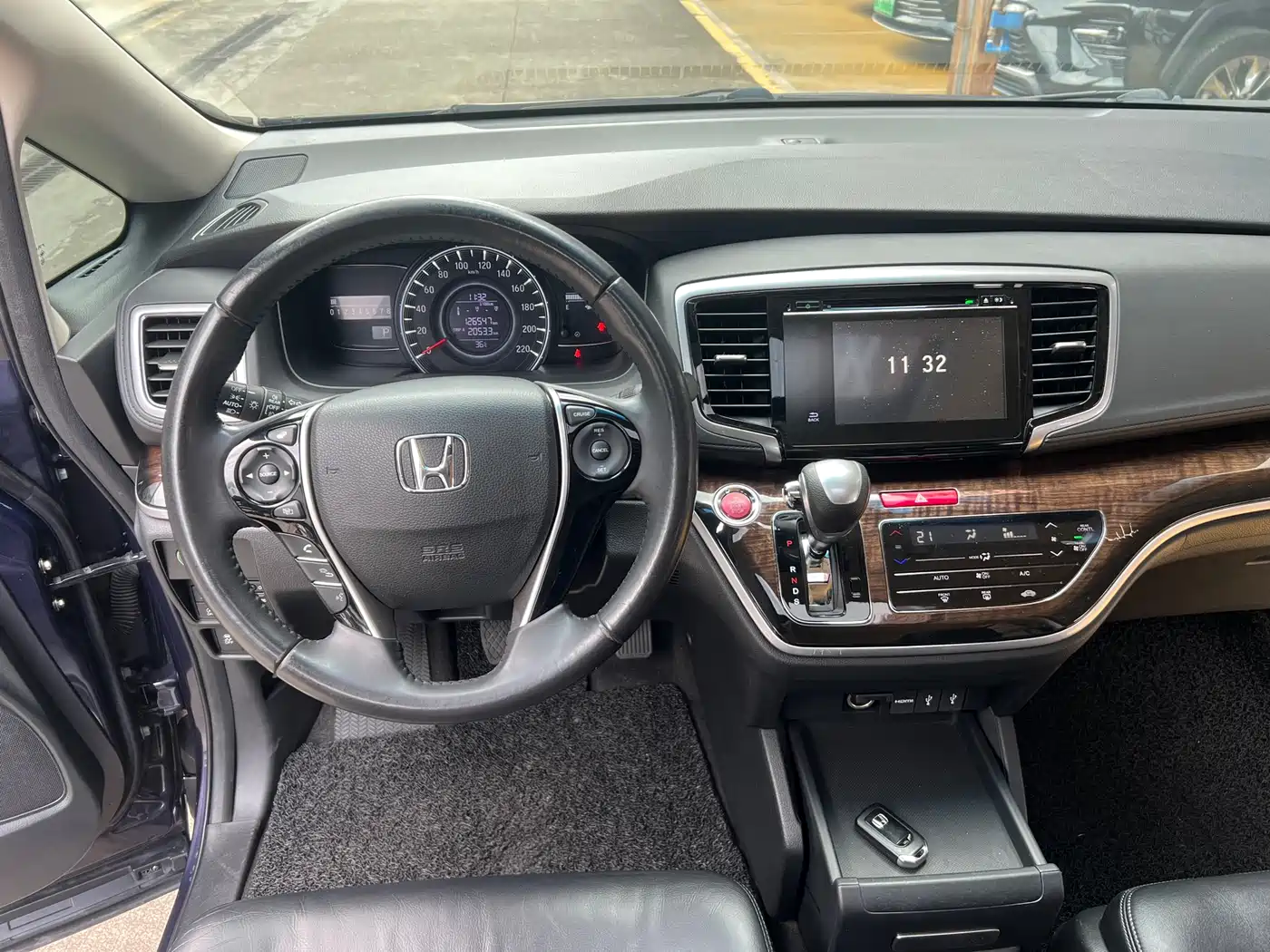 Фото 6 - Honda Odyssey