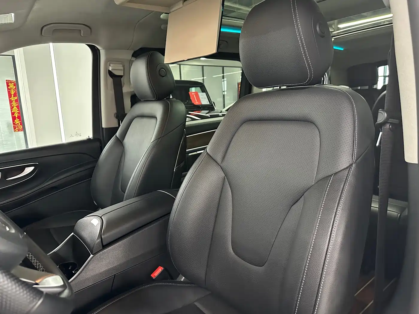 MERCEDES-BENZ V CLASS