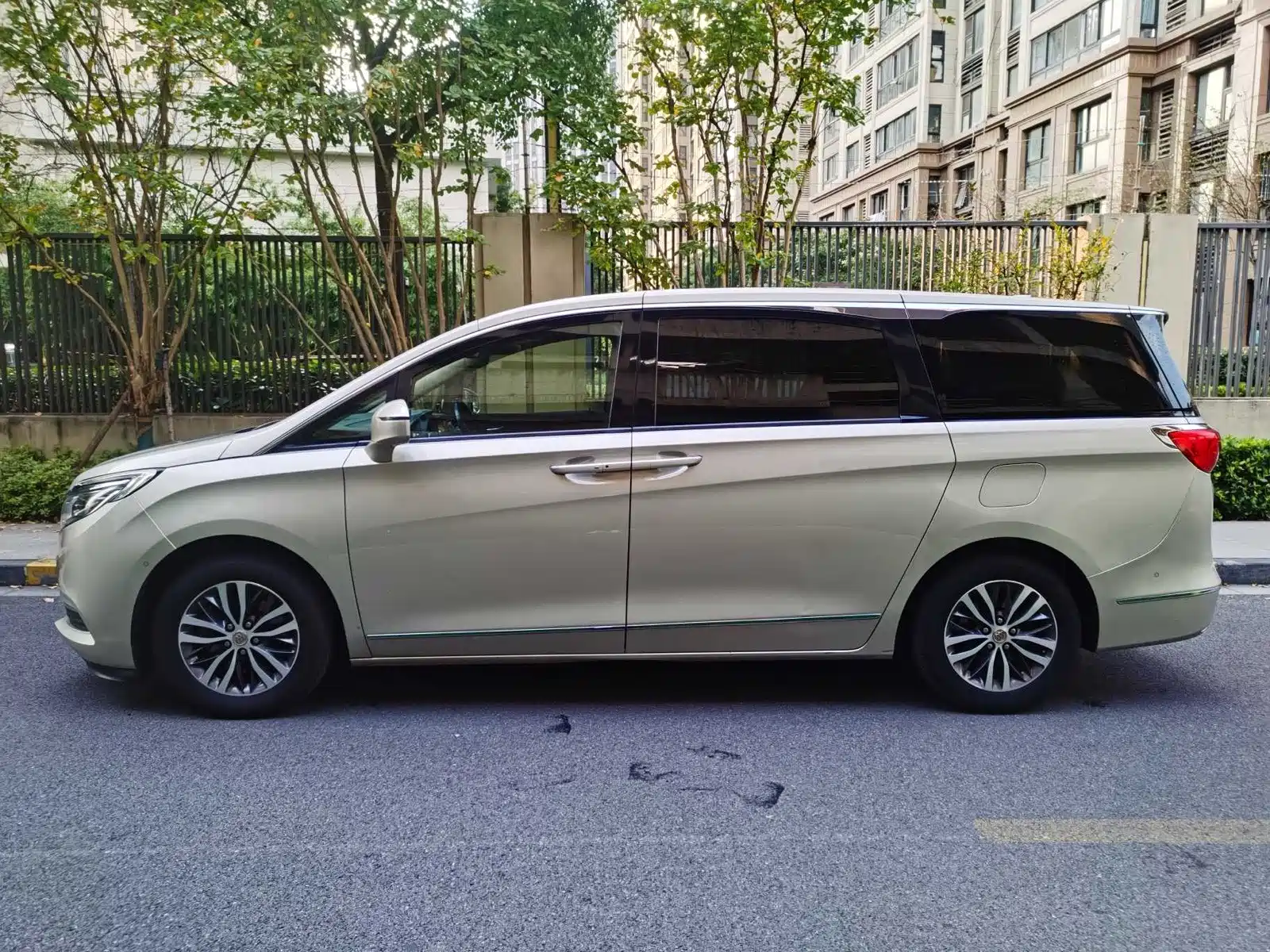 Фото 3 - Buick GL8