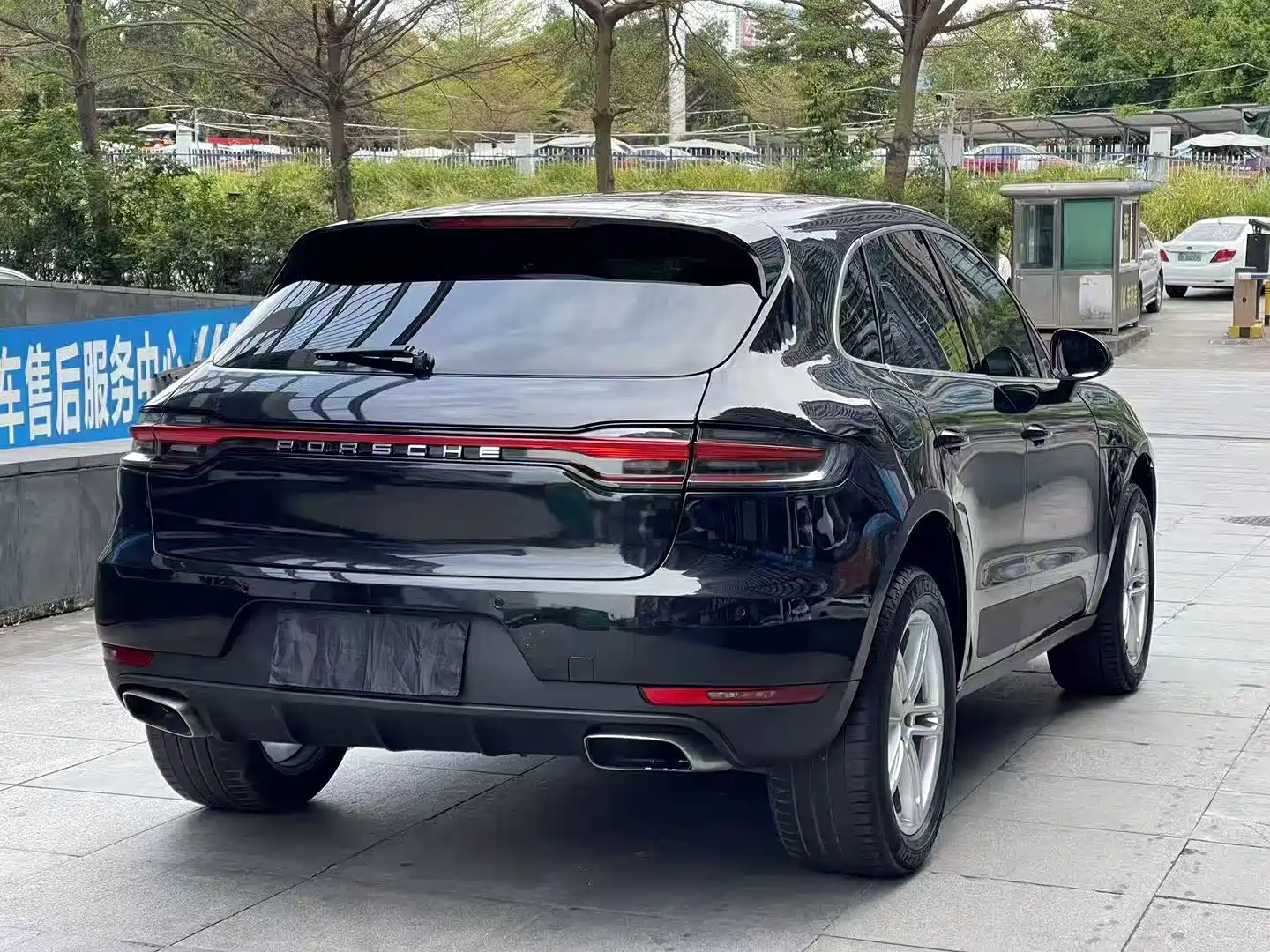 Photo 9 - Porsche Macan