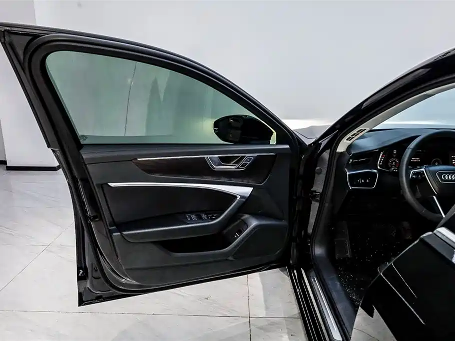 Audi A6L 2023 45 TFSI Premium Selection Elegance фото 8