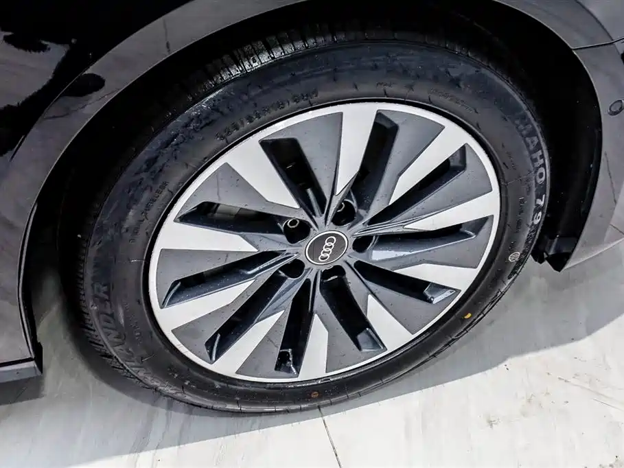 Audi A6L 2023 45 TFSI Premium Selection Elegance фото 16