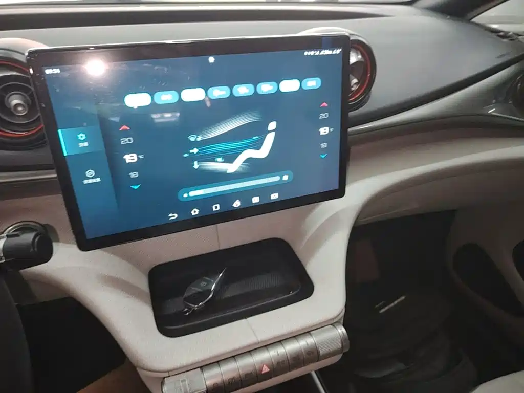 BYD Dolphin 2022 2021 Model 405km Fashion Edition