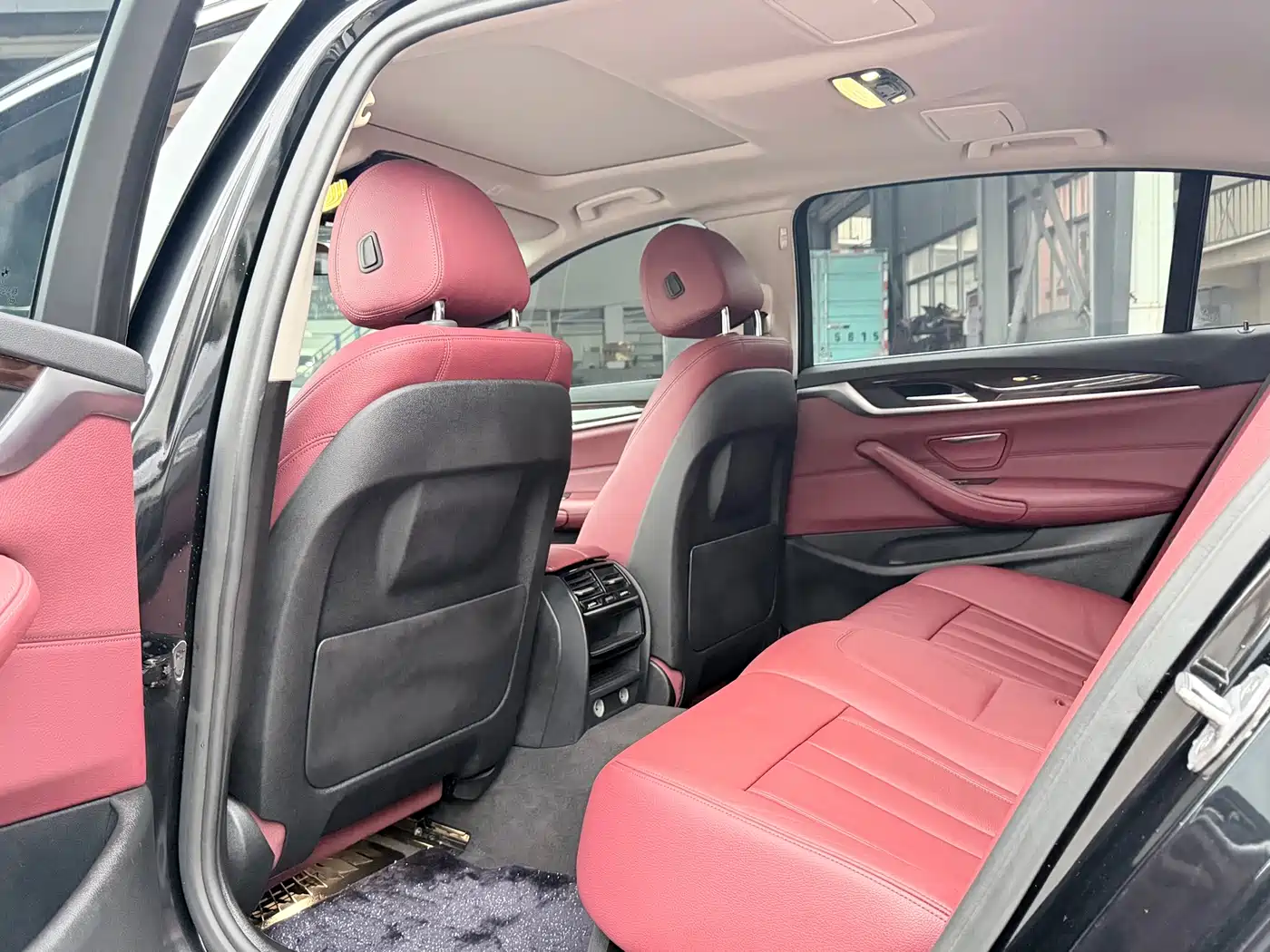 BMW 5 Series 2018 528Li Launch Special Edition фото 5