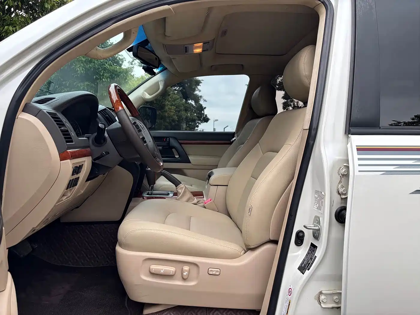 Toyota Land Cruiser (Import) 2015 2015 4.0L V6 Middle East Limited Edition
