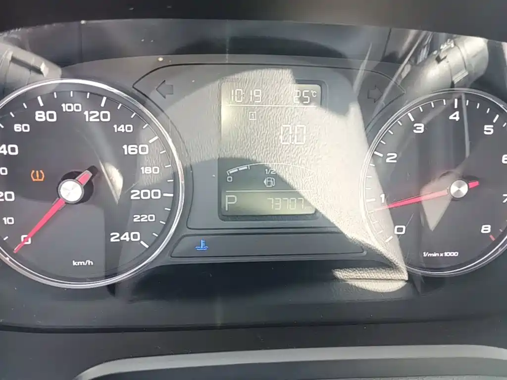 Фото 4 - Roewe RX5