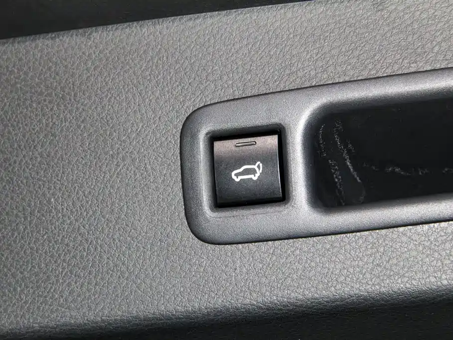 Toyota Granvia 2024 2.5L Hybrid Comfort фото 19