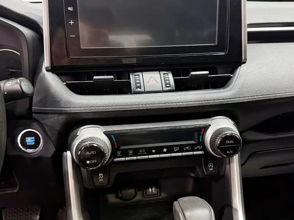 Toyota RAV4, миниатюра 10