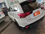 Фото 8 - Mitsubishi Outlander