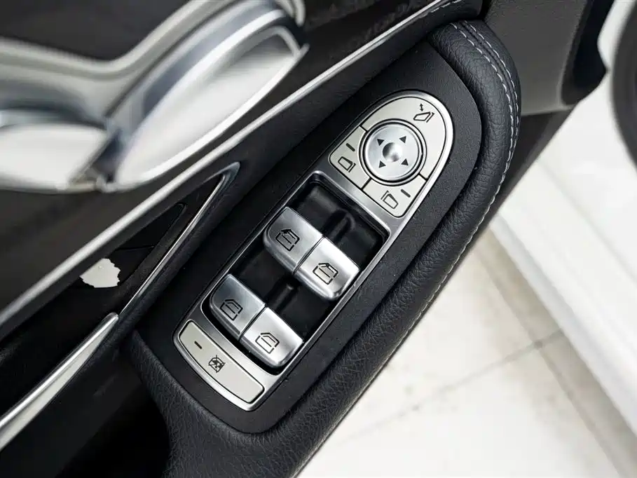 Mercedes-Benz C-Class 2016 C 180 L Sport фото 27