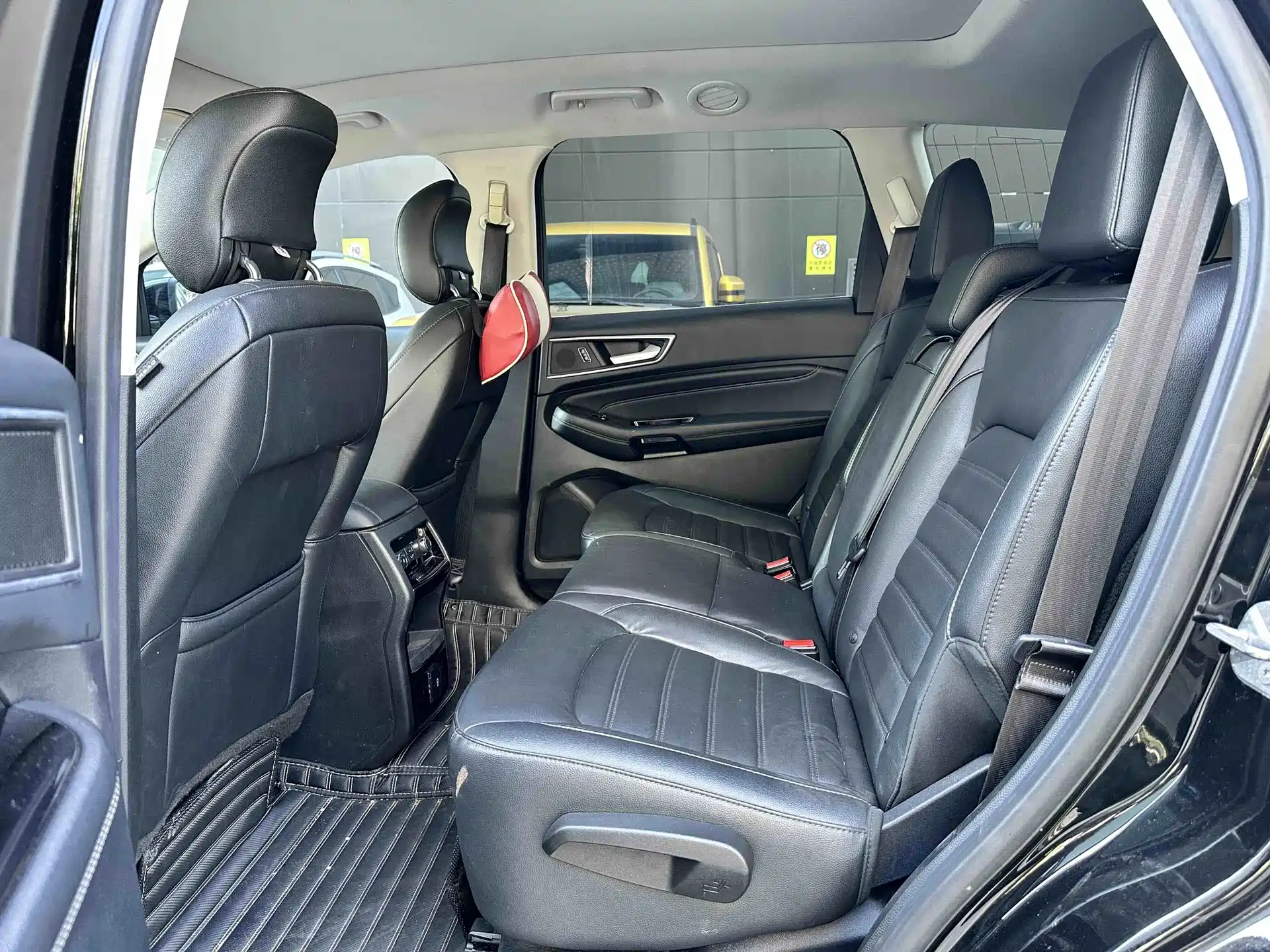 Фото 6 - Ford Edge