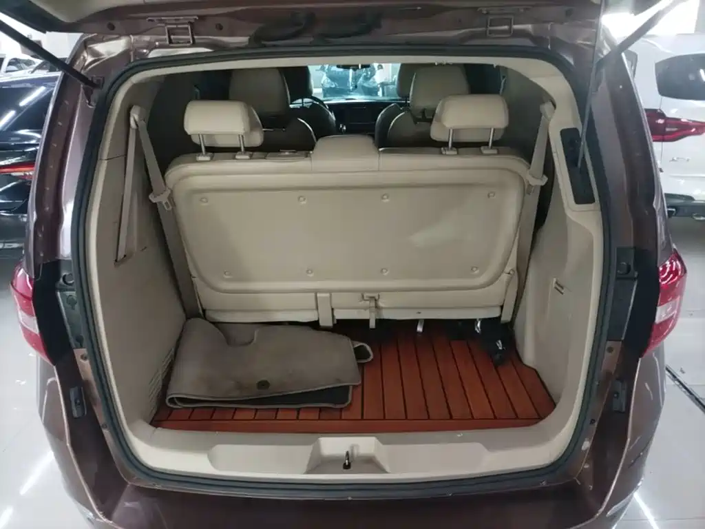 Photo 19 - Buick GL8