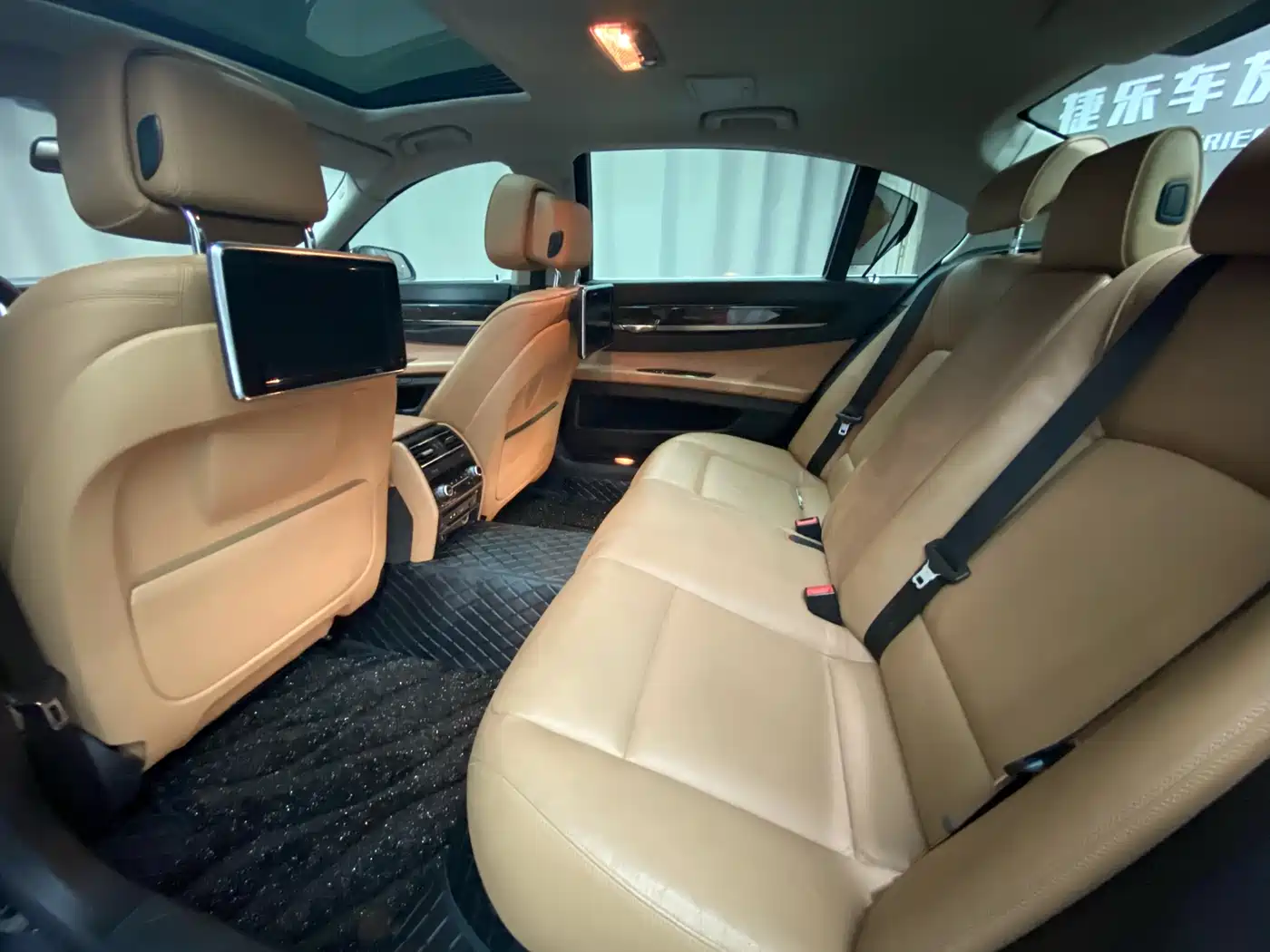 BMW 7 Series 2014 730Li Premium фото 12